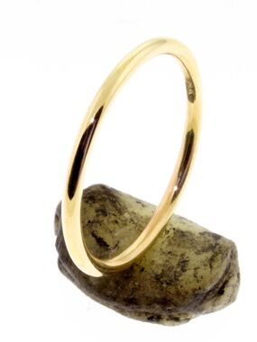 14 K. Solid Yellow Gold Round Wire 1.50 mm. Pinky ring Size 2.5